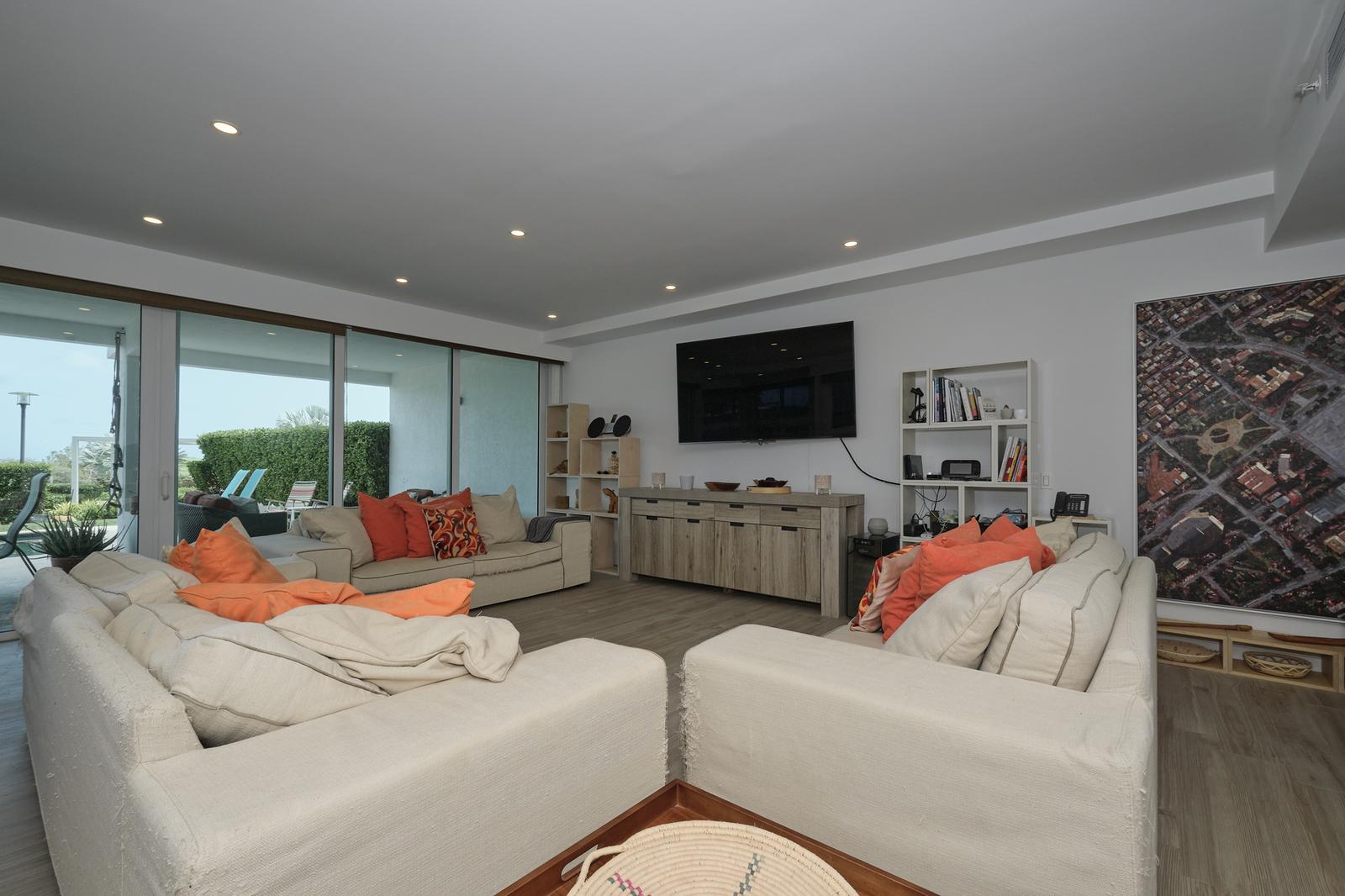 5 Bedroom Townhouse for Sale at Blue Residence, Eagle Beach, Aruba — photo 2
