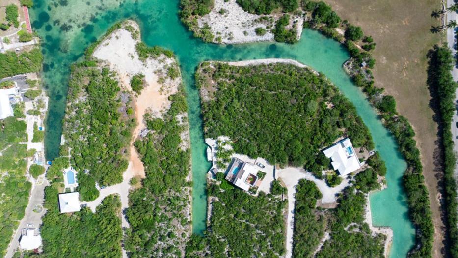 Thompson Cove 1.08 Acre Waterfront Lot — photo 5