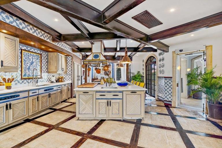 7 Bedroom Luxury Beachfront Villa for Sale, Las Catalinas, Guanacaste, Costa Rica — photo 4