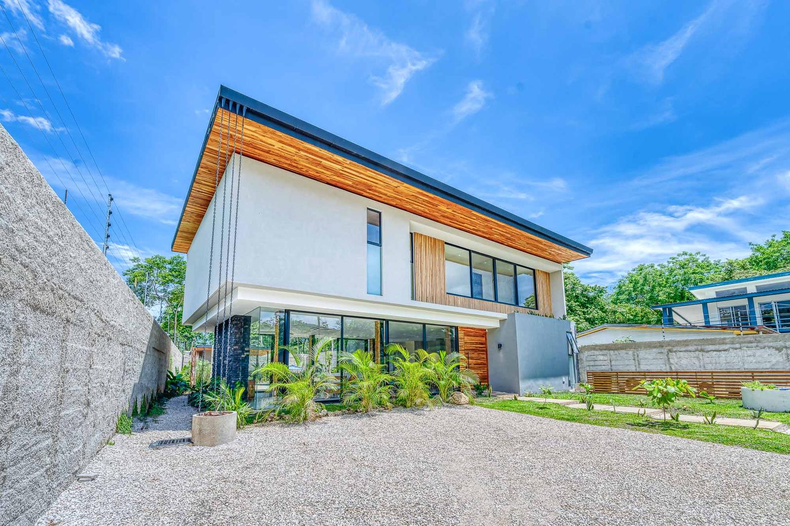 STUNNING 4 BEDROOM HOME IN PLAYA GRANDE, COSTA RICA — photo 1