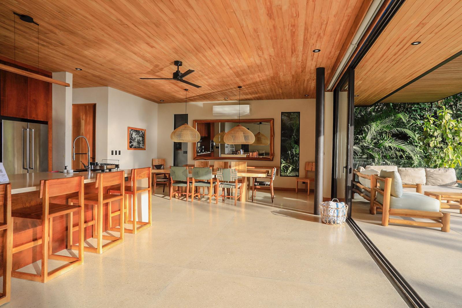 7 Bedroom Luxury Ocean-View Villa for Sale, Playa Hermosa, Santa Teresa, Costa Rica — photo 4