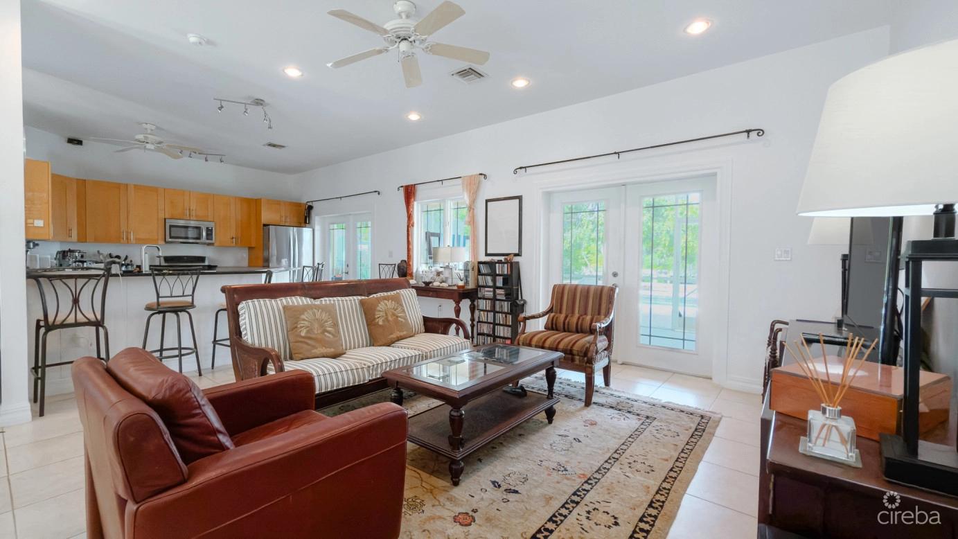 Canal Front Home 3 Bed Prospect — photo 4