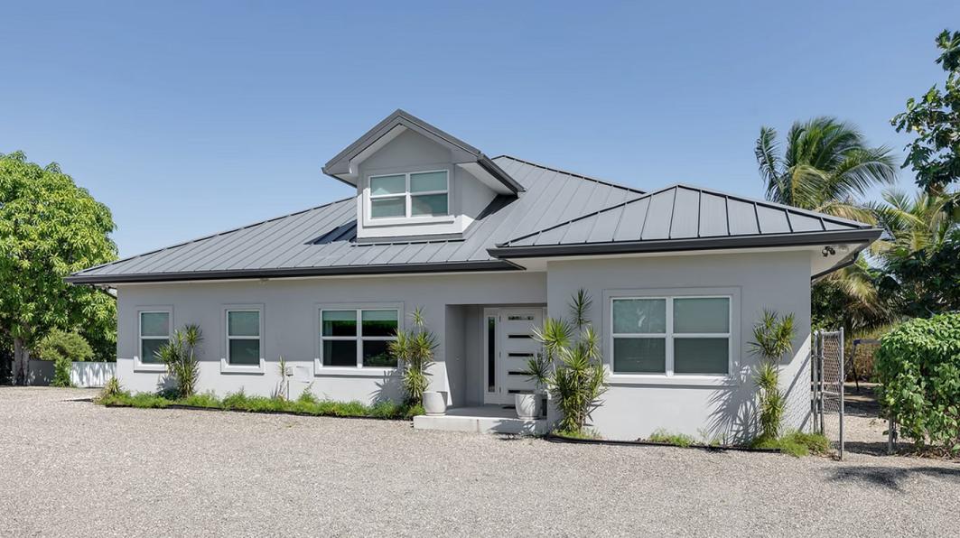 Bodden Town 6BR Renovated Home — photo 1