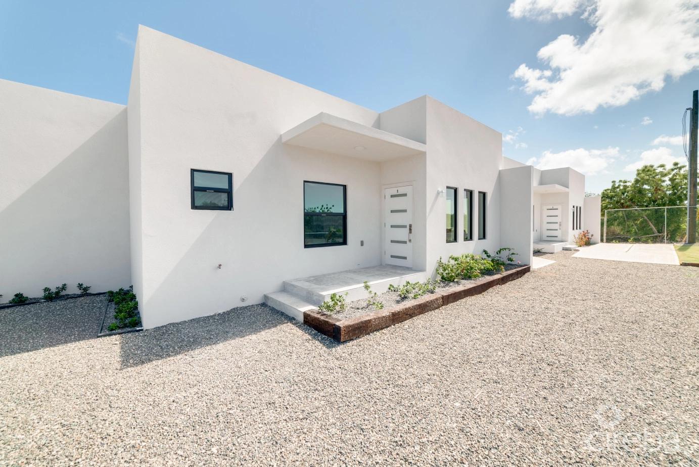 Hyre View - 3 Bed, 2 Bath Duplex in the Cayman Islands — photo 2