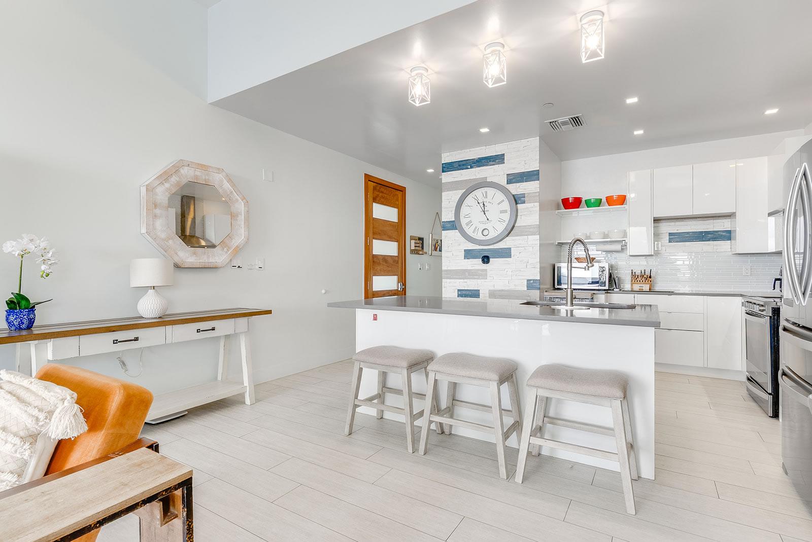 1 Bedroom Oceanfront Penthouse 301 for Sale, Lighthouse Point Residences, West Bay, Grand Cayman — photo 4