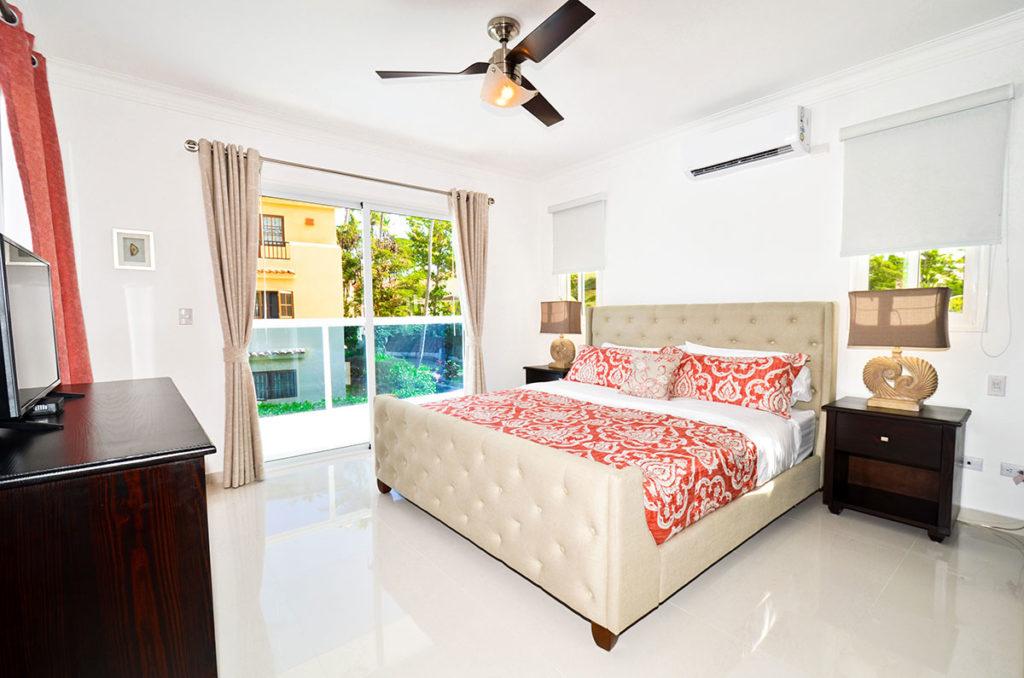 Boutique Condo-hotel Just Steps From The Beach — photo 4