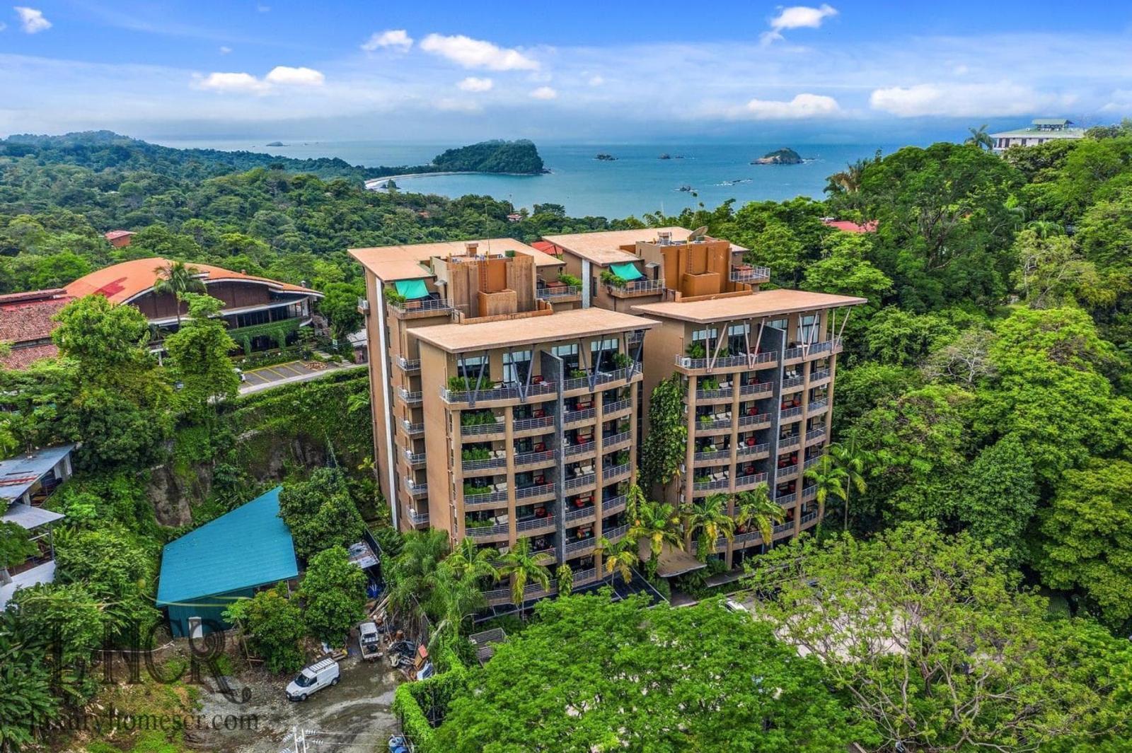 4 Bedroom Penthouse Residence for Sale, Los Altos, Manuel Antonio, Puntarenas, Costa Rica — photo 1