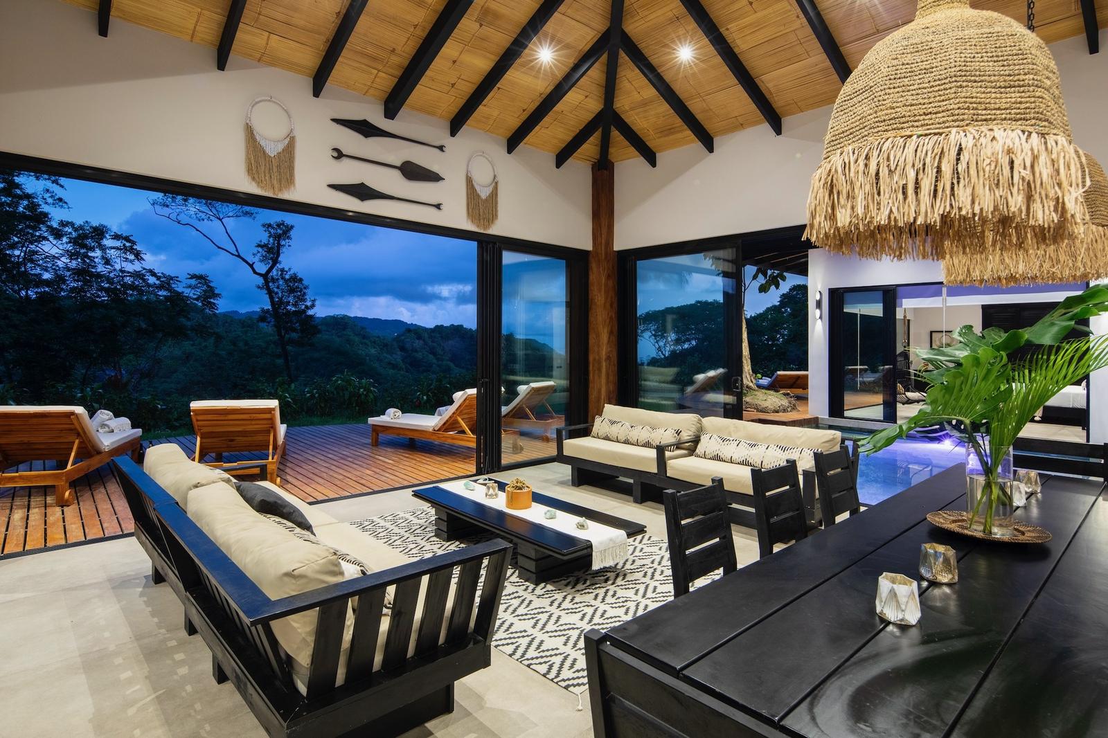 4 Bedroom Luxury Ocean-View Villa for Sale, Playa Carmen, Santa Teresa, Puntarenas, Costa Rica — photo 2