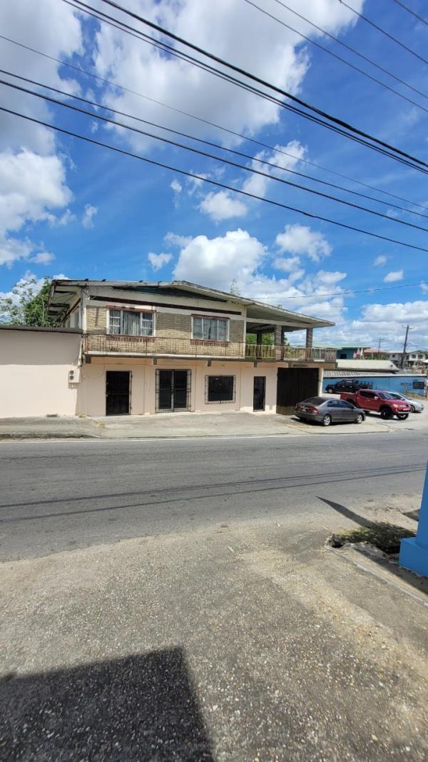 Commercial Fixer upper Preysal Busy road — photo 5