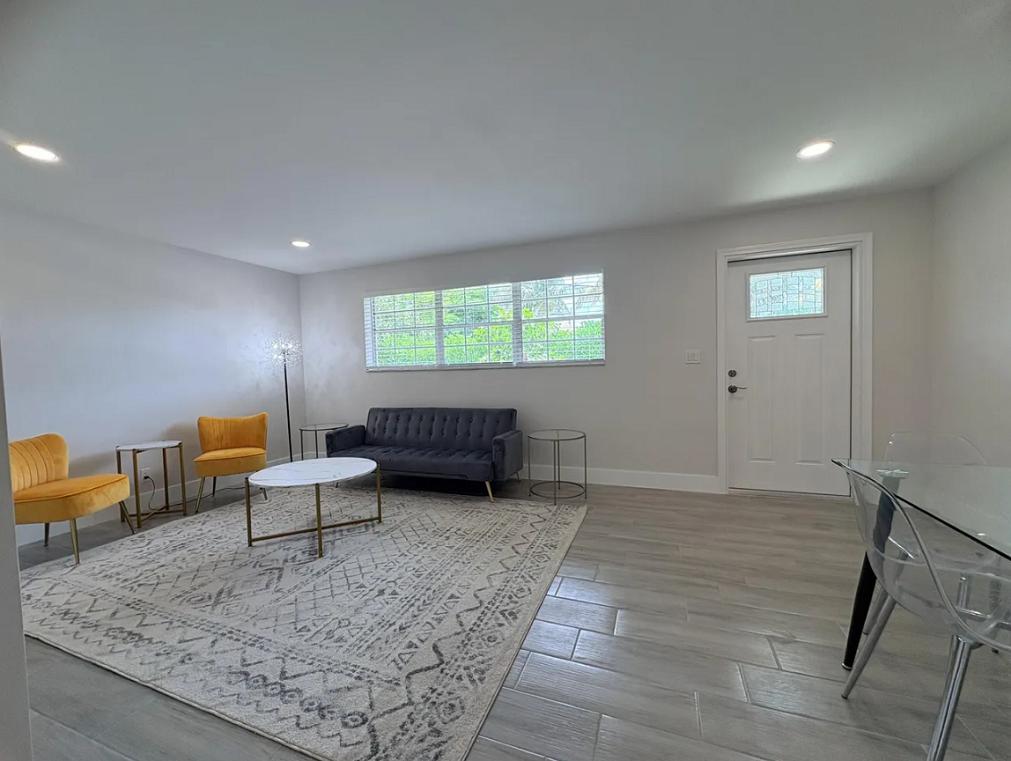 1 bedroom property for sale — Lighthouse Point 1BR Turn Key Condo at 2202 NE 36th St apt 17, Lighthouse Point, Florida, USA — photo 4