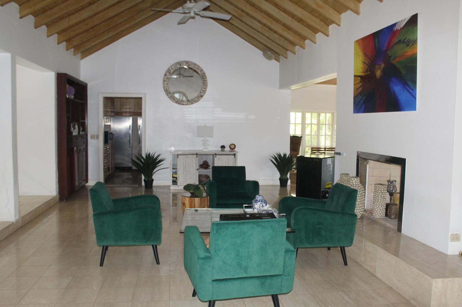 4 bedroom Residence for sale — WILD TAMARIND DRIVE in Nassau / New Providence, The Bahamas — photo 2