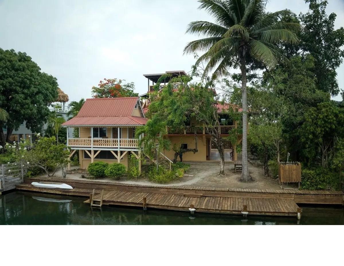 Waterfront Luxury at Silver Leaf Villa- Belize — photo 3