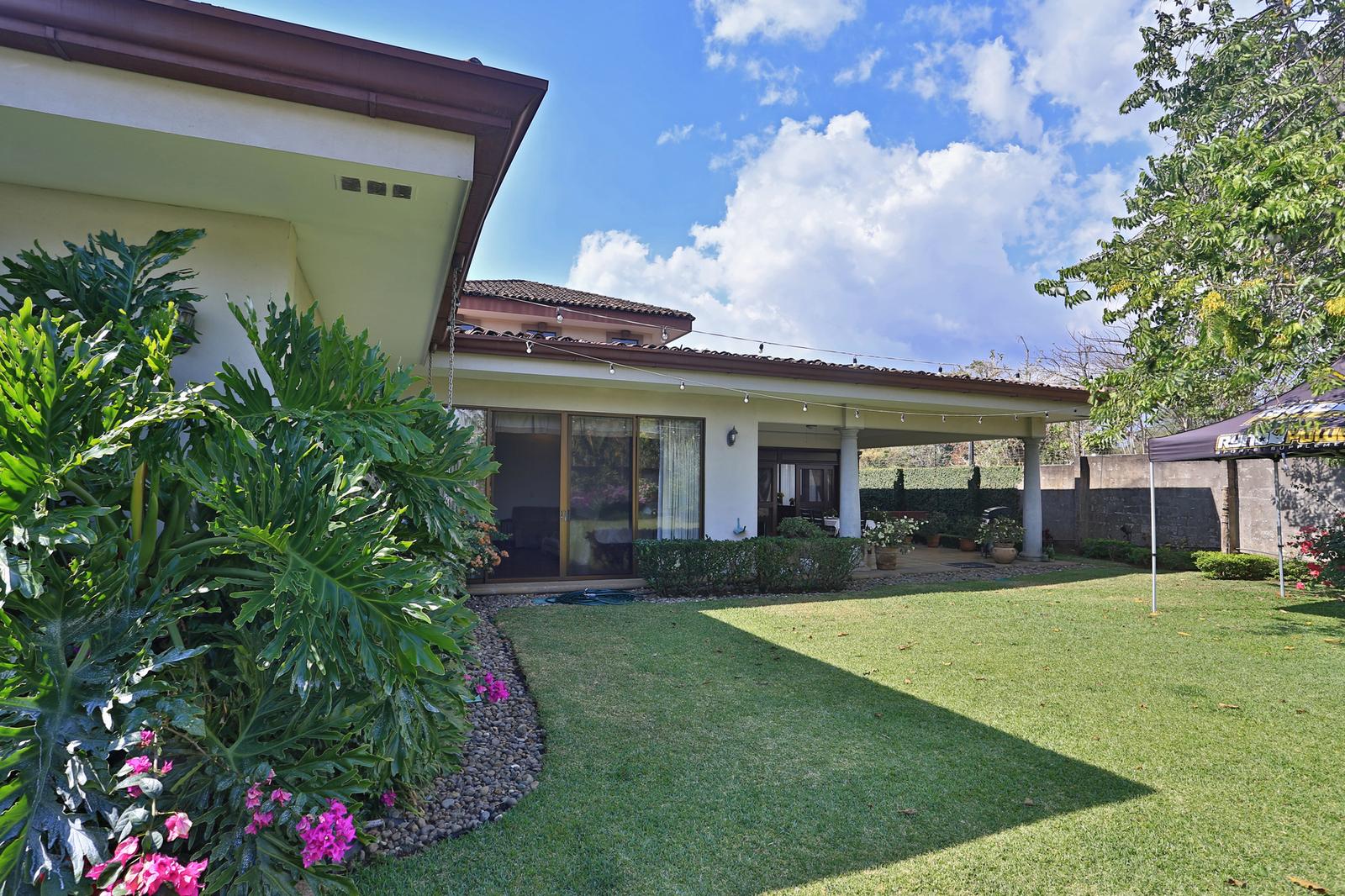 4 Bedroom House for Sale in La Canada, Santa Ana, Costa Rica — photo 2