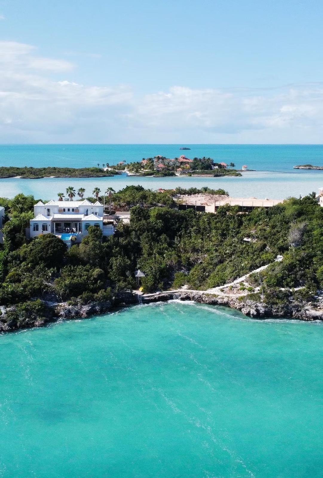 3-bedroom house in Chalk Sound, Turks and Caicos Islands — photo 3