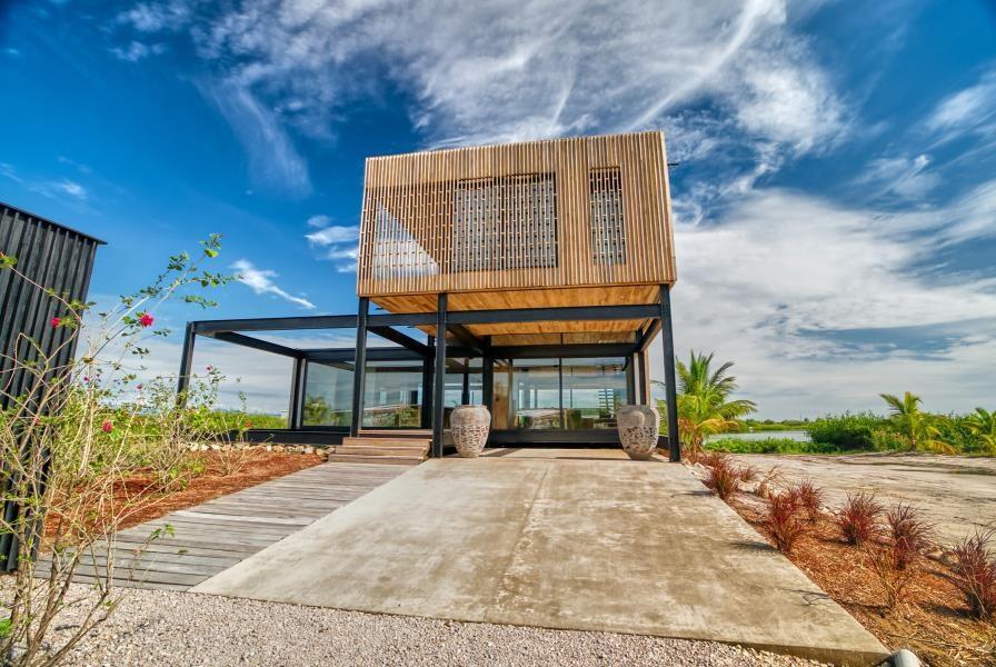 Stunning Contemporary Home in Gated Community — photo 1