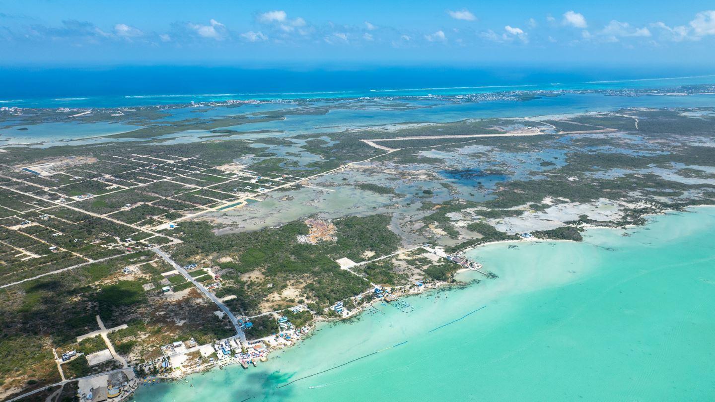 West Caye at Secret Beach Property — photo 4