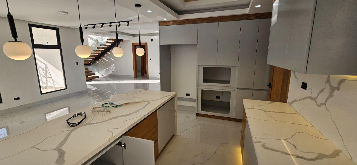 4-bedroom house in Santiago, Dominican Republic — photo 5