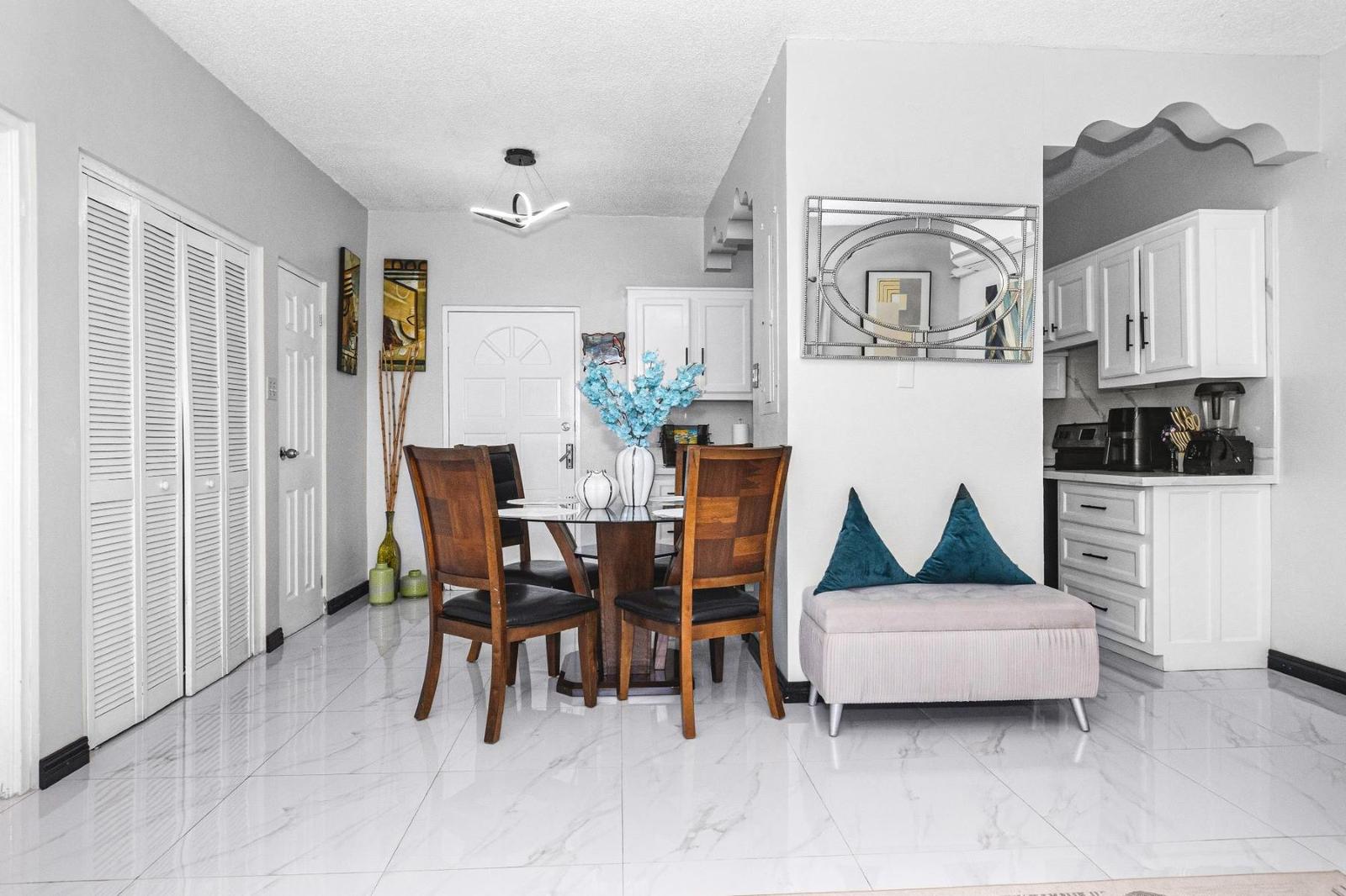 2-bedroom condo in Kingston 10, Jamaica — photo 3