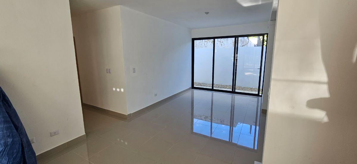 3 bedroom property for sale — photo 2
