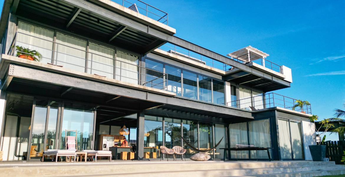 Canal-Front Home in Luxurious Marina Community — photo 3