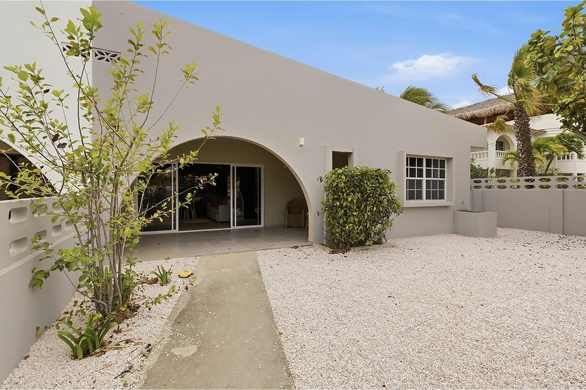 2 Bedroom Home for Sale, EEG Boulevard, Belnem, Bonaire — photo 2
