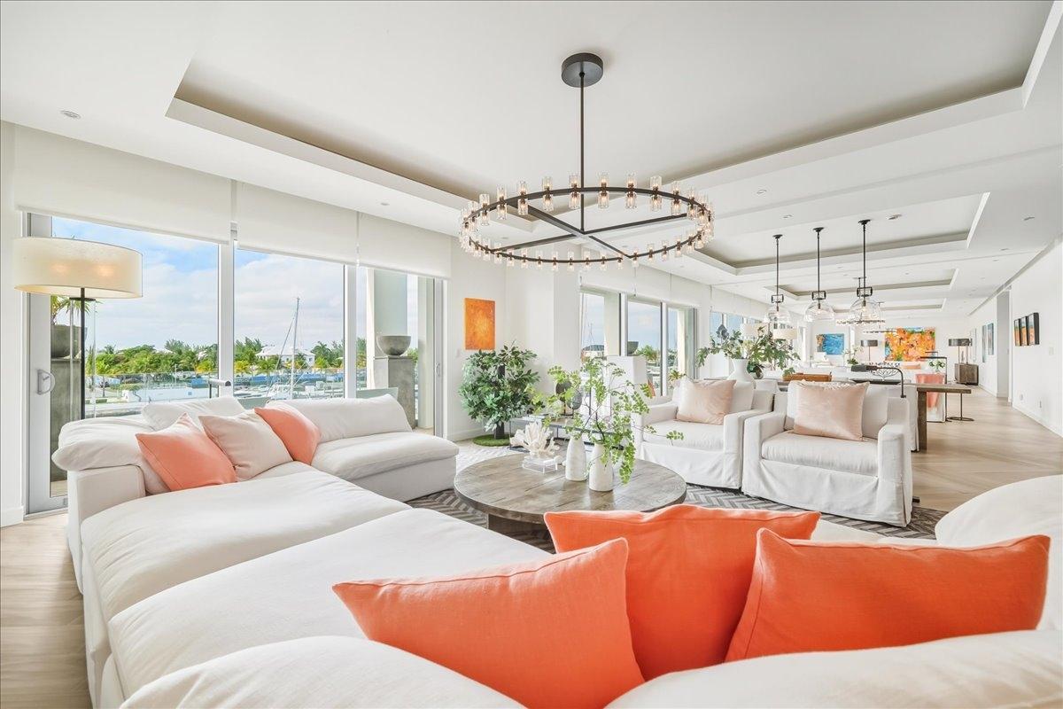 ONE MARINA - 5 Bed, 5.5 Bath Penthouse with Ocean View in Palm Cay — photo 1