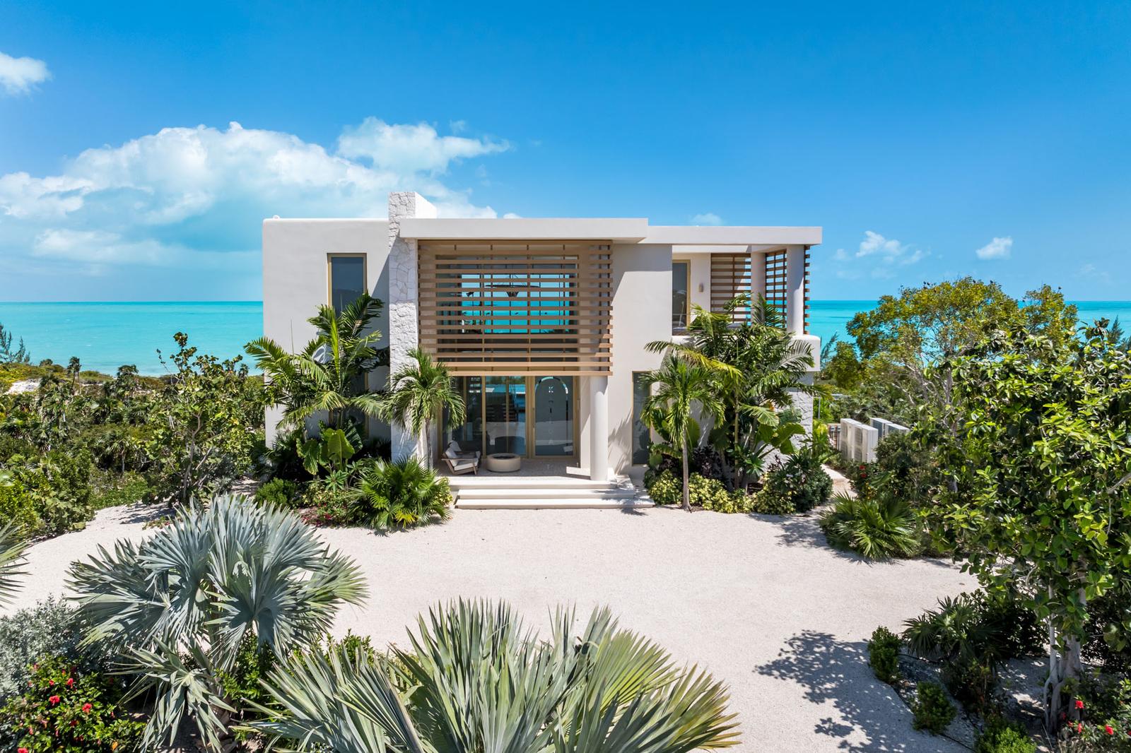 4 Bedroom Luxury Beachfront Villa for Sale, Long Bay, Providenciales, Turks & Caicos — photo 1