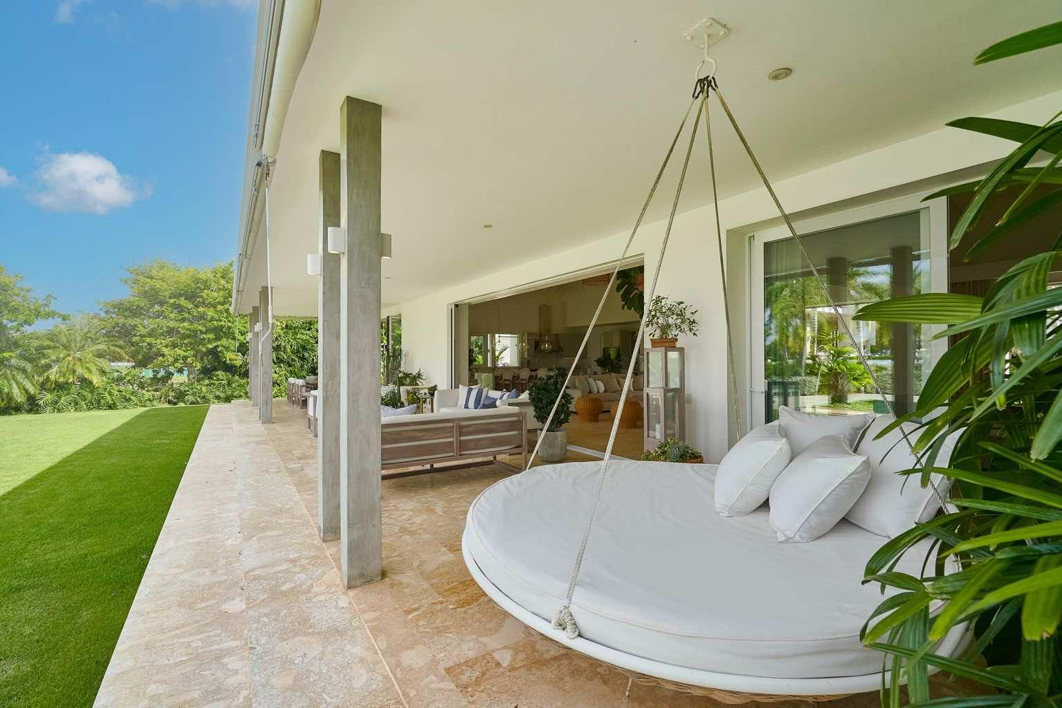 Exquisite 5-bedroom Villa Overlooking The Golf Course In Casa De — photo 2