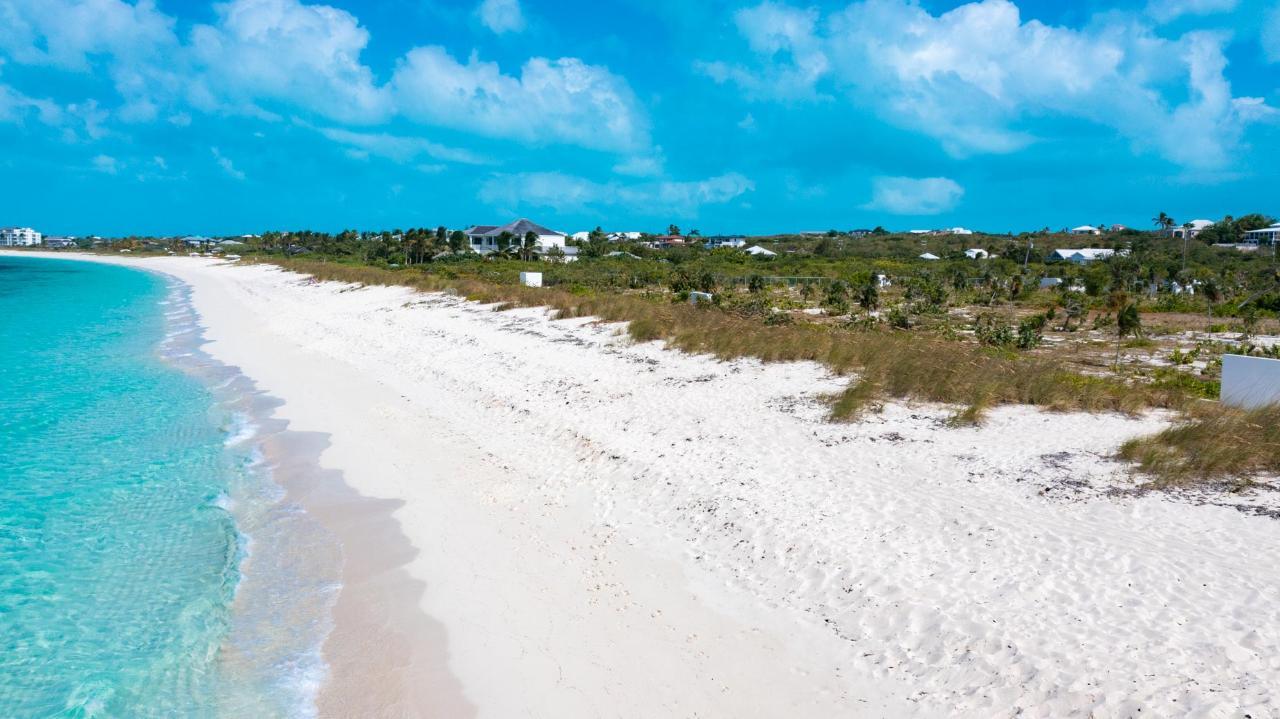Rare Prime Beachfront Grace Bay Beach Land — photo 4