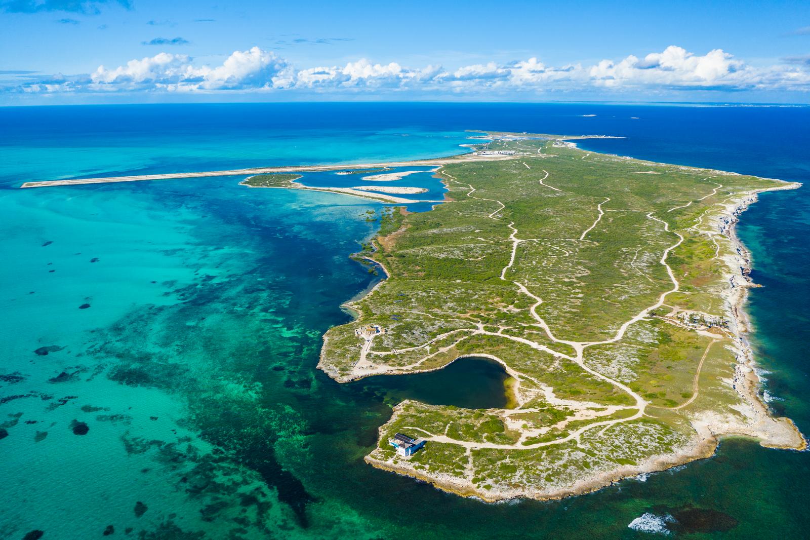 2.62 Acres Beachfront Land for Sale, Ambergris Cay, Turks & Caicos — photo 1