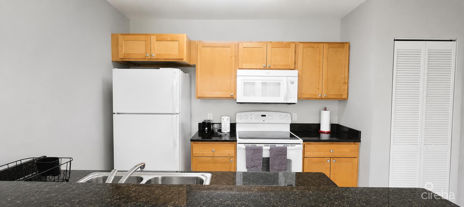 1 bedroom property for sale — photo 3