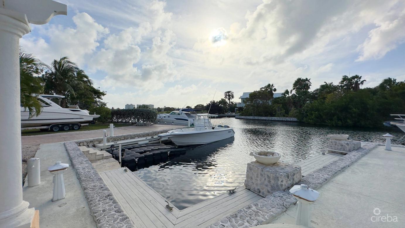 4 Bedroom Canal Front Home in Yacht Club, Cayman Islands — photo 5