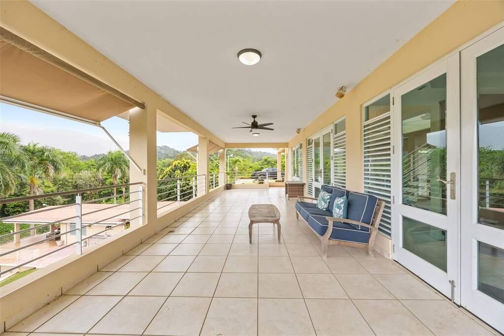 4 bedroom Single Family Home/House for sale — photo 5
