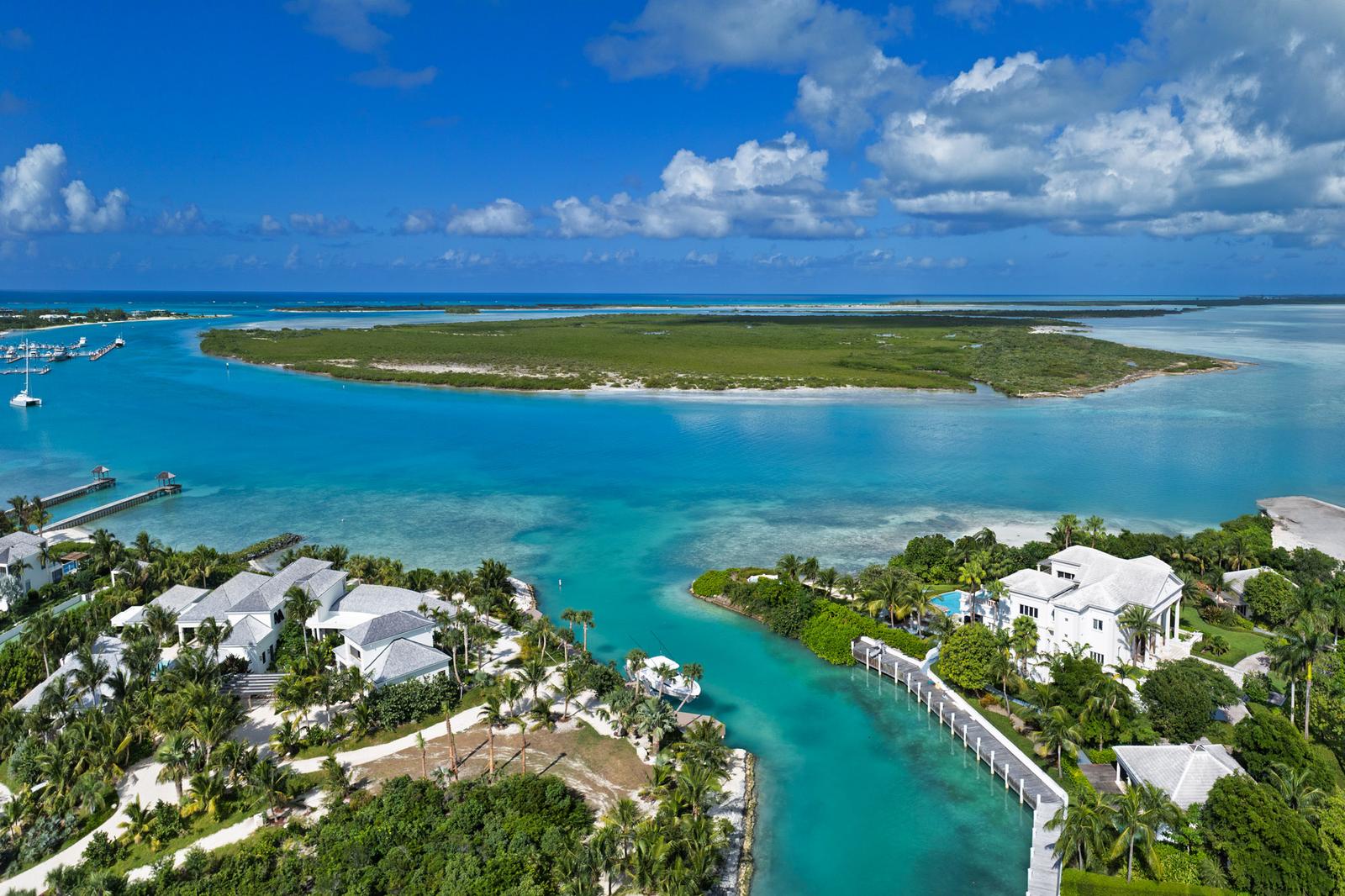 8 Bedroom Luxury Waterfront Villa for Sale, 2 Sugar Apple Court, Leeward, Providenciales, Turks & Caicos — photo 5