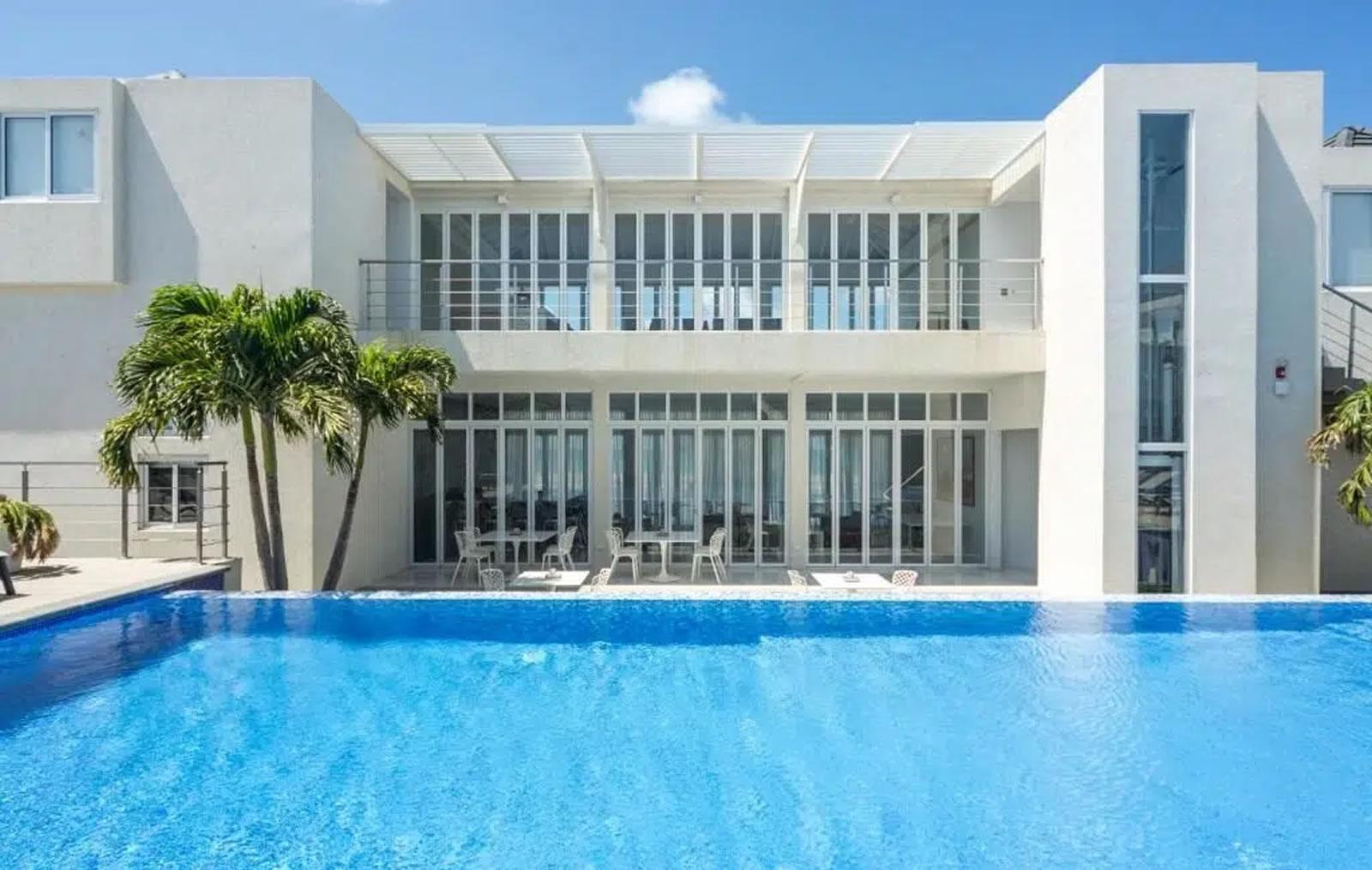 Beachfront Boutique Hotel for Sale, Noord, Aruba — photo 1