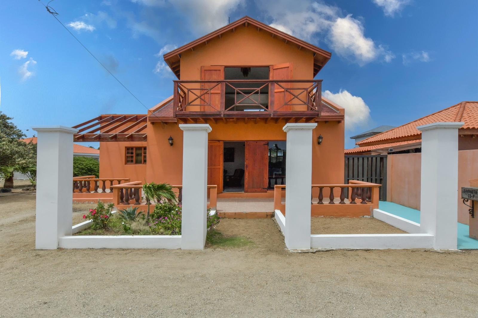 Charming Two-Story Home in Savaneta — photo 1