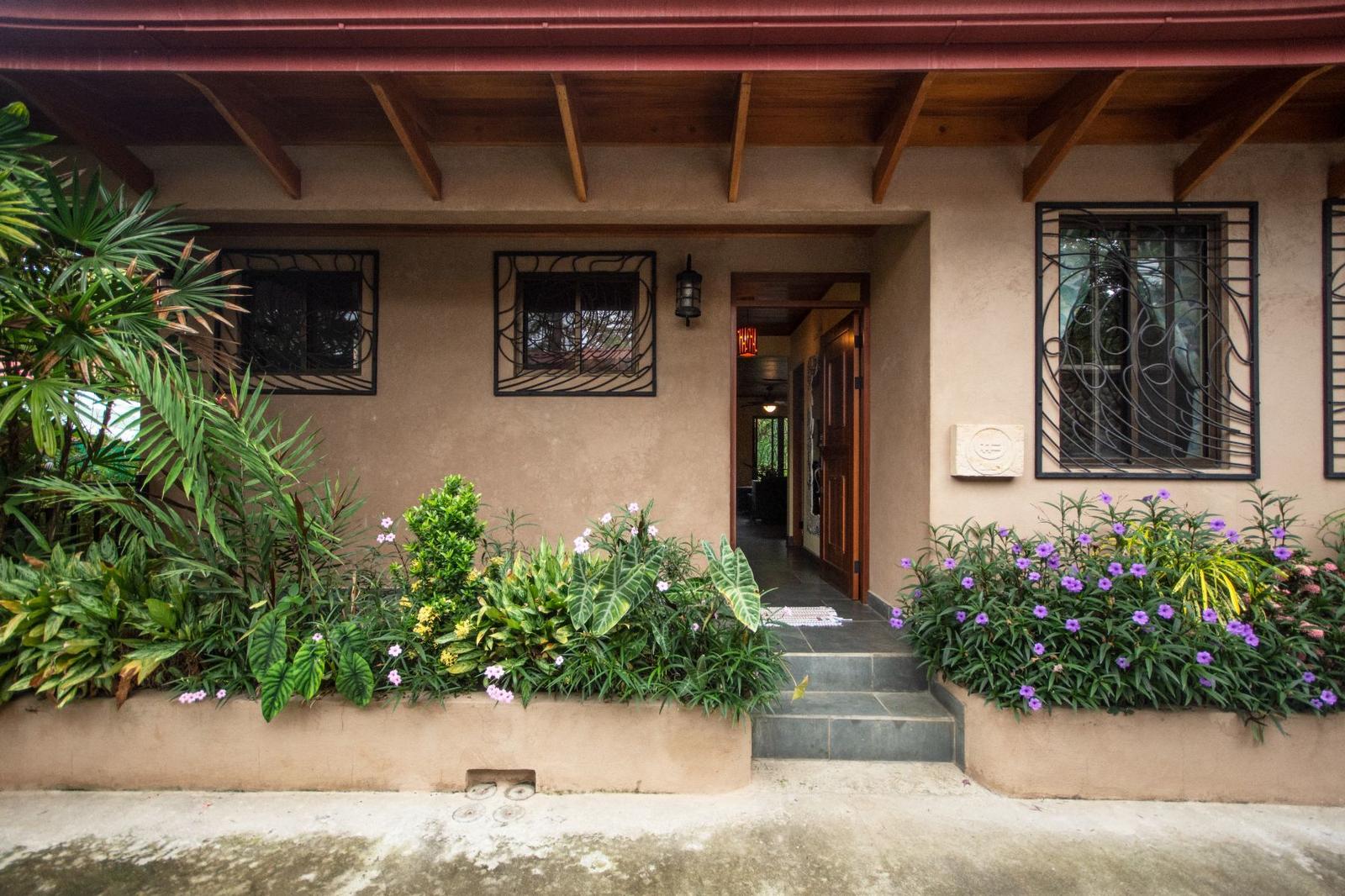 6 Bedroom Residential/Commercial Property for Sale, Dominical, Puntarenas, Costa Rica — photo 3
