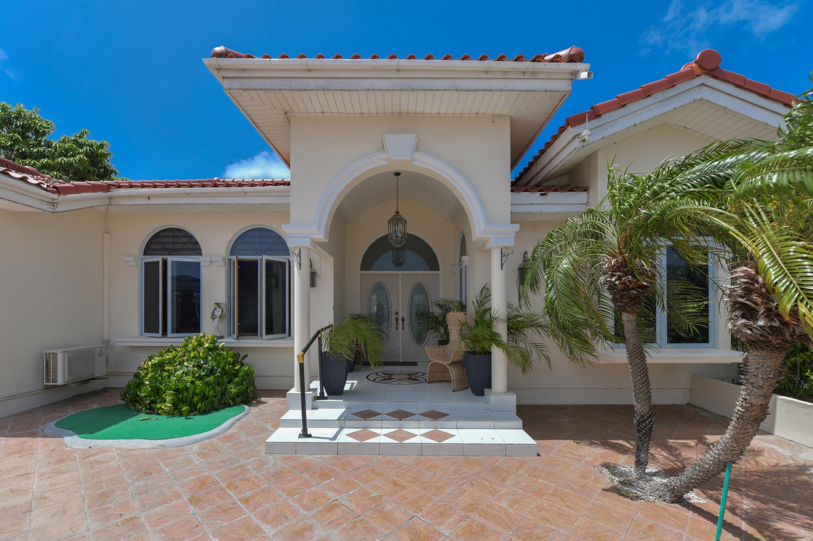 7 Bedroom House for Sale in Oranjestad, Aruba — photo 1