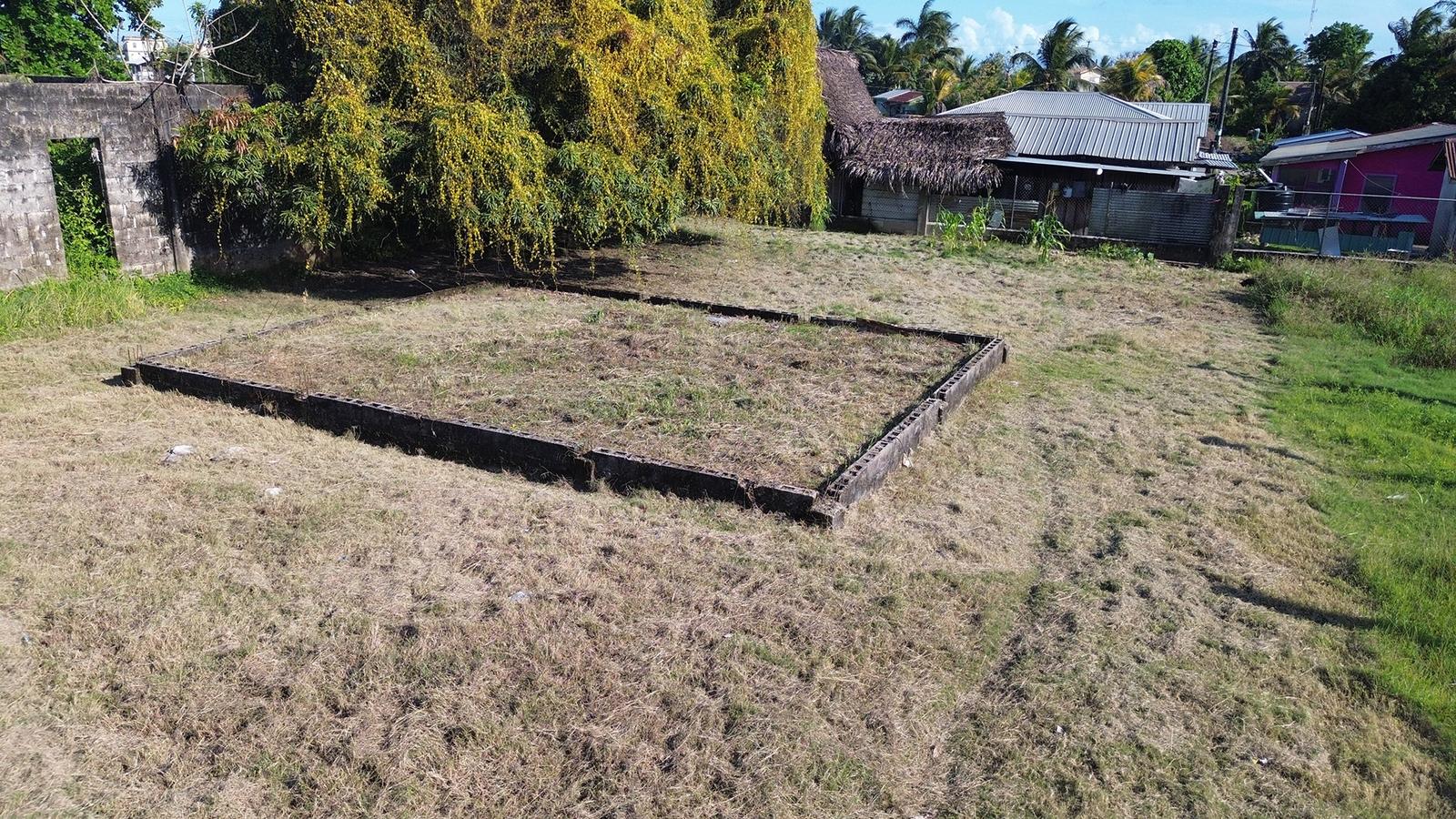 Prime Vacant Lot in a Growing Area – Punta Gorda Town — photo 2