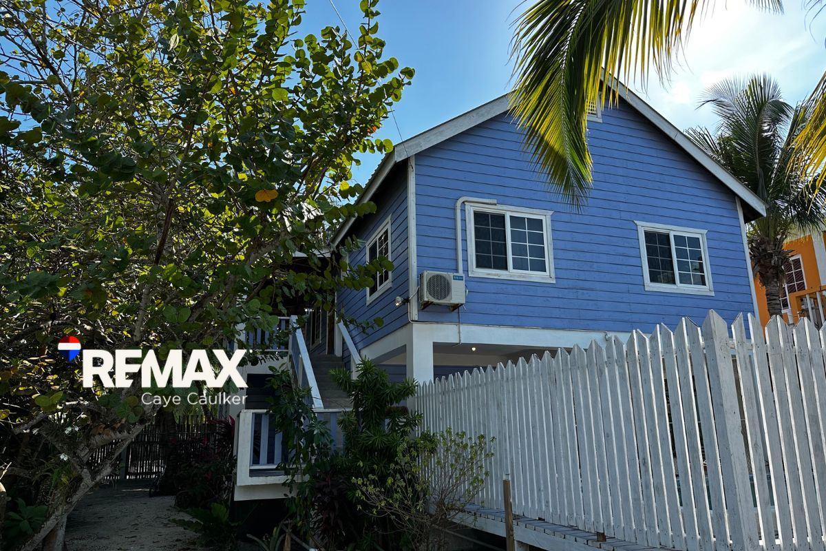 STUNNING HOME WITH POOL IN CAYE CAULKER — photo 1