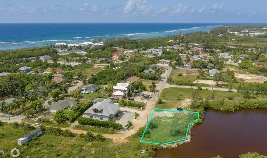 Pease Bay Lakes 0.24 Lakefront Lot — photo 4