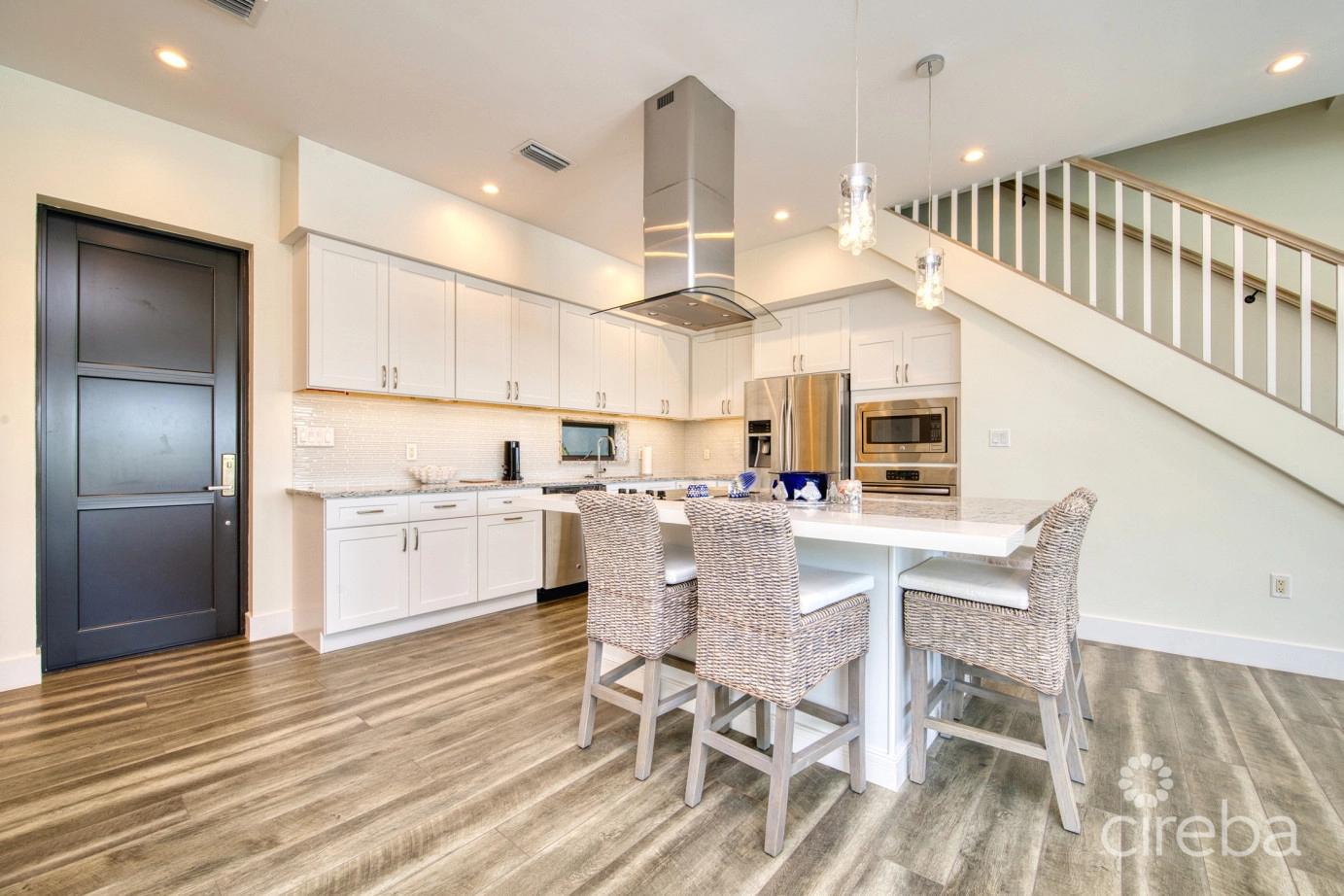Large Seahaven 2 Bed With Pool - Oceanview And Canal Front — photo 5