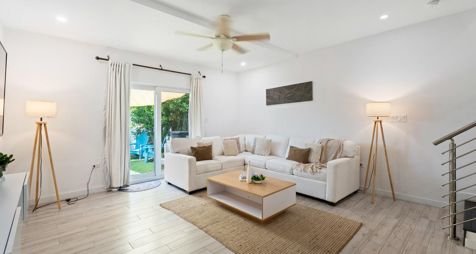 2-bedroom, 3-bathroom modern townhome in Ocean Reach — photo 4