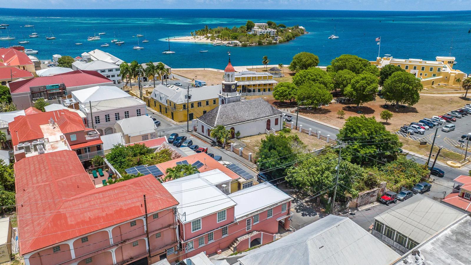 Exceptional three-level commercial property in Christiansted — photo 1