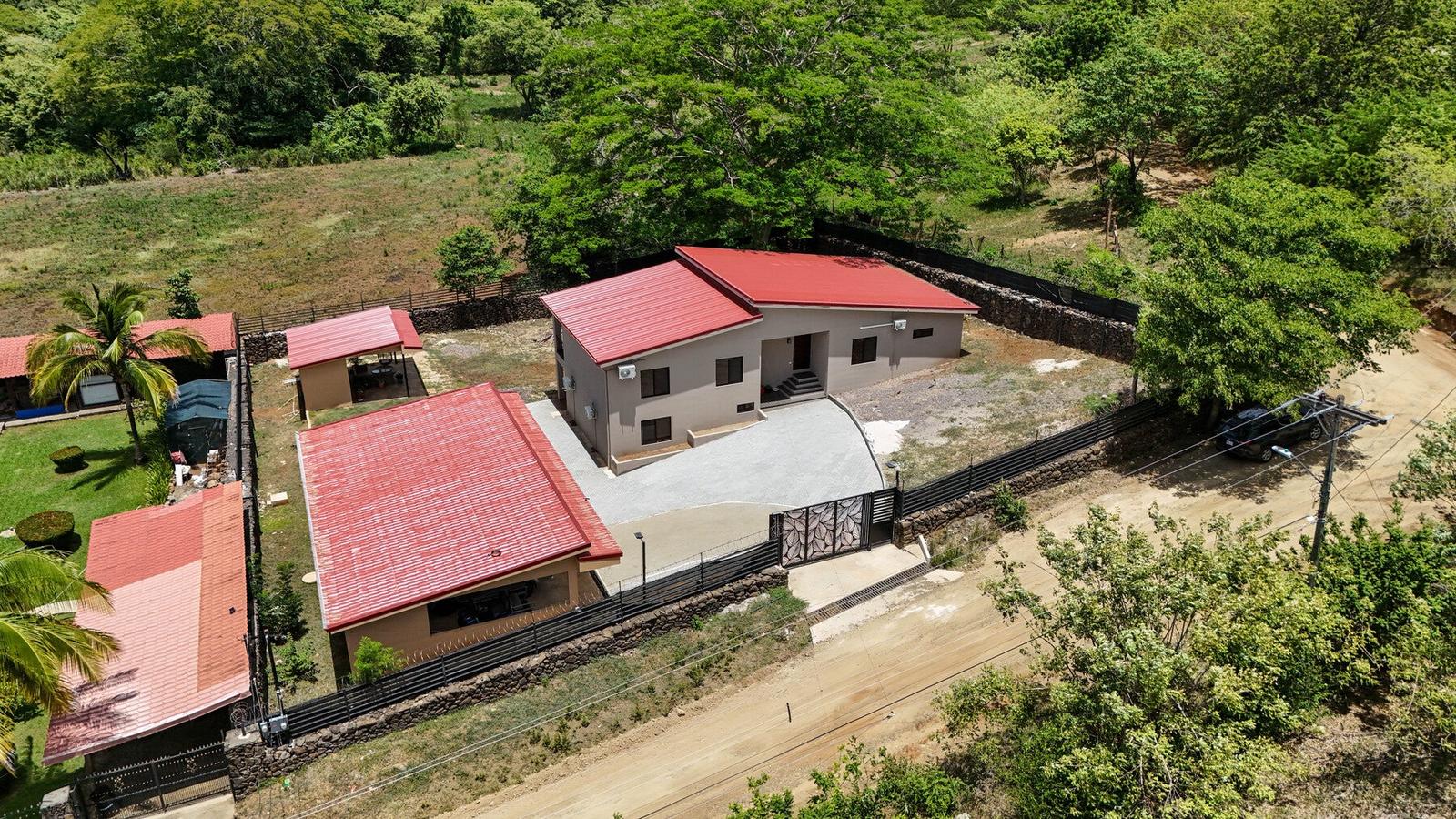 5 Bedroom Home for Sale, Barrio Los Canales, Playas del Coco, Guanacaste, Costa Rica — photo 2