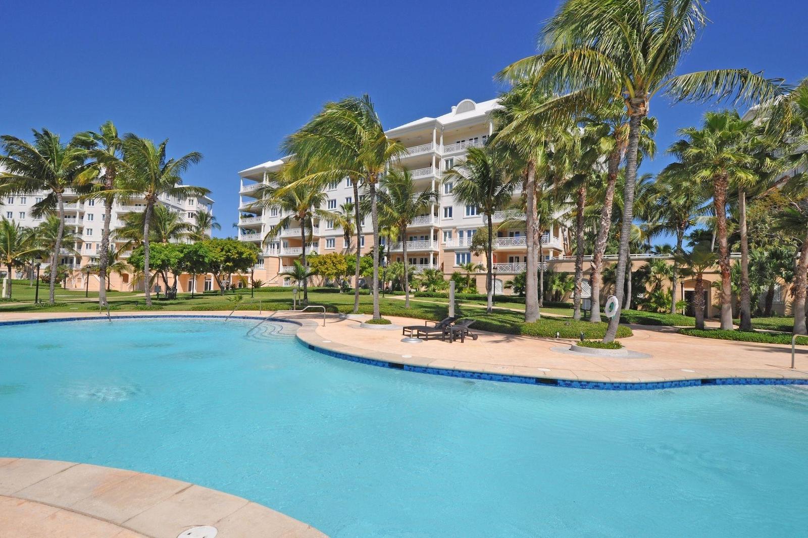 5 Bedroom Apartment for Sale in Ocean Club Residences, Nassau, The Bahamas — photo 1