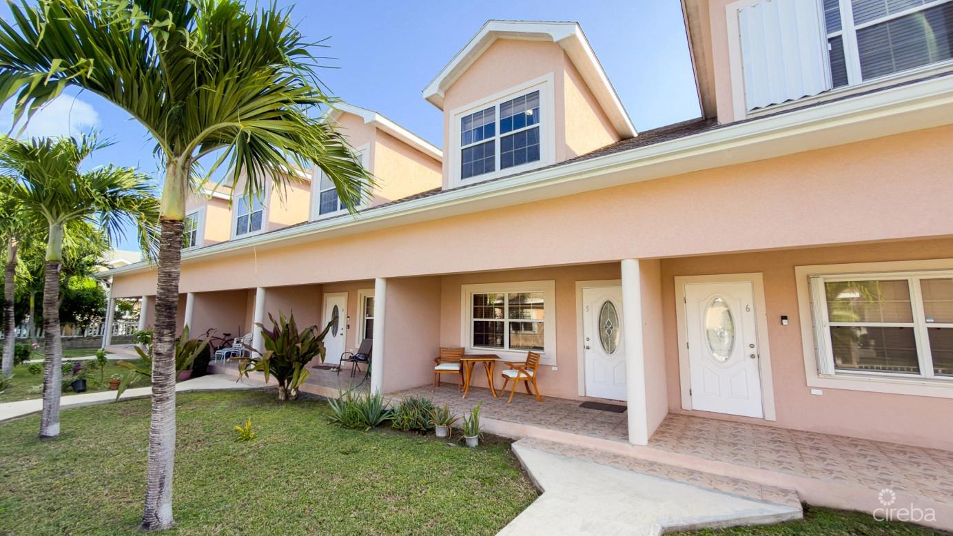 Crest Palms Townhouse in West Bay, Cayman Islands — photo 1