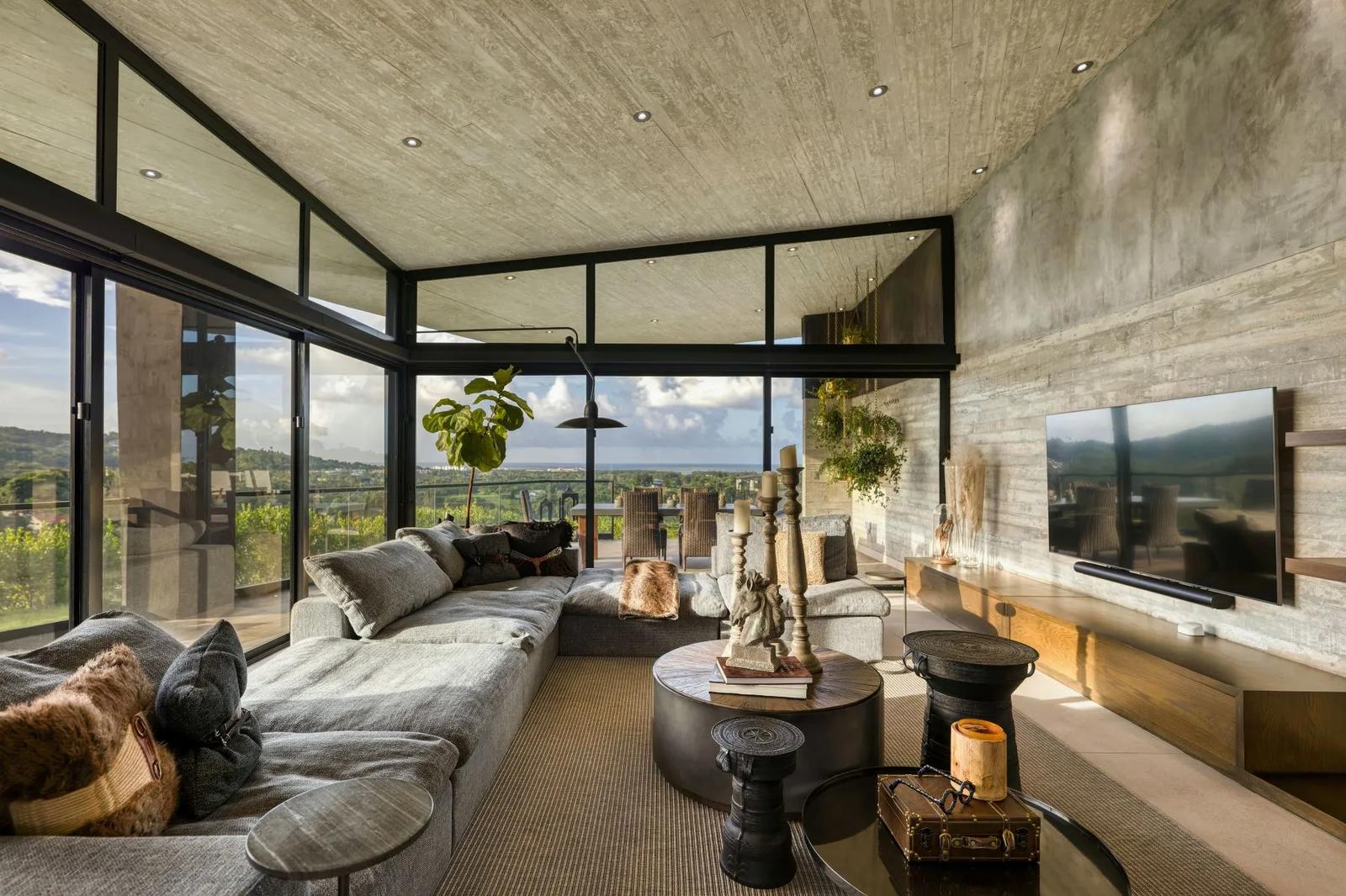 Carabali Equestrian Oceanview Estate — photo 3