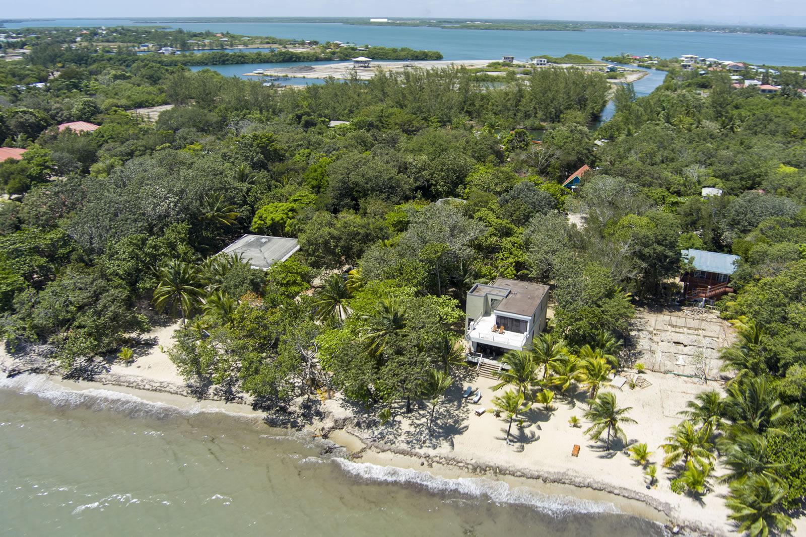 4 Bedroom Beachfront Property for Sale, Placencia Village, Belize — photo 3