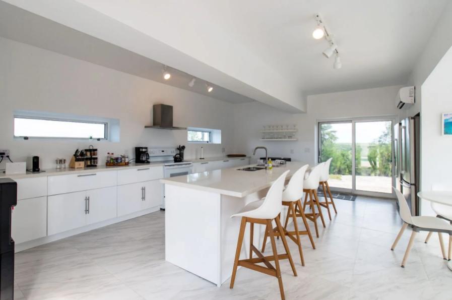 Sky Cove 7BR Villa in Savannah Sound — photo 5